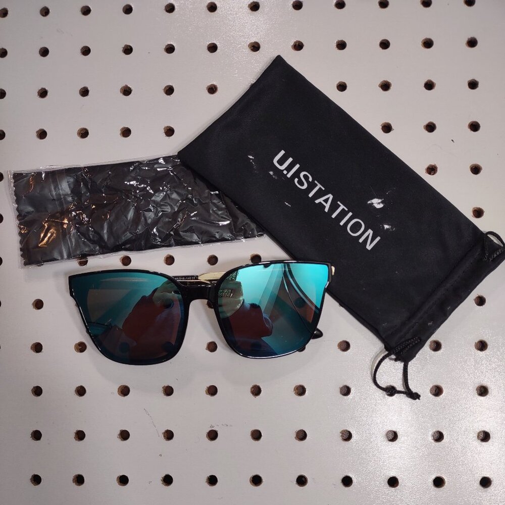 UI Station Mirrored Oversized Sunglasses, NWOT